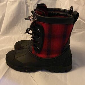 Tommy Hilfiger Boots Plaid. Rain boot material part Faux fur lining size 7